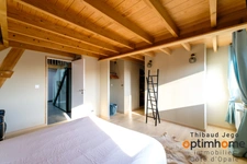 Maison contemporaine récente avec un bel extérieur et vue mer de l'étage