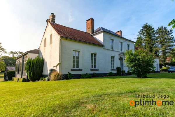  Maison bourgeoise avec piscine sur plus de 13 000 m², cadre calme et intimité préservée
