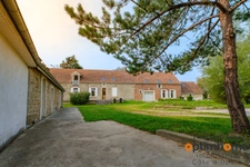 Magnifique Corps de Ferme Rénové à Rety - Deux Habitations, Grange, Dépendances sur Plus de 10 000 m²