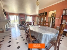Maison à vendre avec piscine et grand jardin
