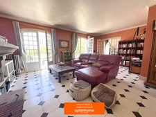 Maison à vendre avec piscine et grand jardin