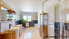 Plain-pied récent de 215 m² – Volumes rares, 4 chambres, sous-sol complet – Proche A13
