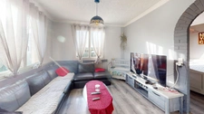 Maison au calme en impasse – Plain-pied surélevé avec terrasse plein sud et vue dégagée