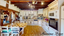 Maison normande de 115 m² avec dépendances aménageables de 110m² , calme et cachet – 274 000 €