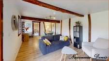 Maison de charme avec 3 chambres et garage proche du centre-ville et des écoles – 220 000€