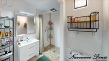 Maison spacieuse avec 3 chambres et véranda proche du centre-ville et des écoles – 197 600 €