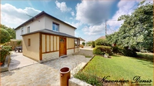 Maison spacieuse avec 3 chambres et véranda proche du centre-ville et des écoles – 197 600 €