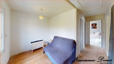 Maison spacieuse avec 3 chambres et véranda proche du centre-ville et des écoles – 197 600 €