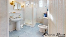 Maison de plain-pied surélevé – 2 chambres – Sous-sol complet – Jardin 600 m² – Louviers centre