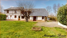 Maison de charme avec 3 chambres et garage proche du centre-ville et des écoles – 220 000€