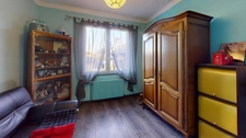 Maison au calme en impasse – Plain-pied surélevé avec terrasse plein sud et vue dégagée