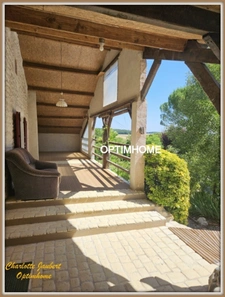 Maison contemporaine avec piscine, appartement indépendant et vaste terrain arboré