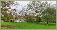 Maison à vendre 6 pièces Proche de SAINT AULAYE PUYMANGOU (24)