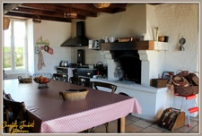 Grande maison en pierre 