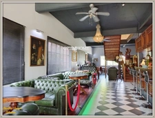 Restaurant + appartement à rénover vendre CHALAIS (16)