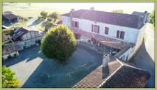 Propriete à vendre 7 pièces Proche de VILLEBOIS LAVALETTE (16)
