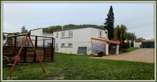 Grande maison divisée en 3 appartements 