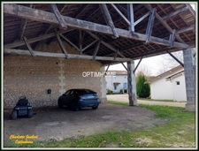 Propriété avec maison d'habitation +gîte + nombreuses dépendances + grand terrain 
