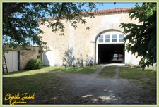 Grande maison en pierre 