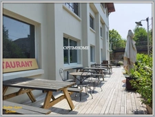 Restaurant + appartement à rénover vendre CHALAIS (16)