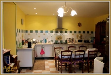 Grande maison divisée en 2 habitations 