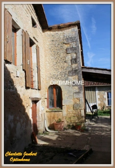 Maison de charme au cœur d’un village – À moins de 10 minutes de MONTMOREAU
