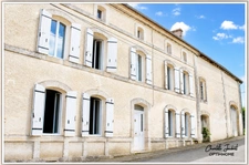 Maison à vendre 8 pièces Proche de MONTMOREAU SAINT CYBARD (16)