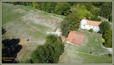 Ancien moulin rénové – 3,7 hectares au calme avec dépendances équestres