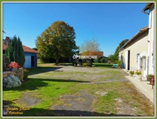 Grand corps de ferme plein de charme, proche de MONTMOREAU SAINT CYBARD (16)