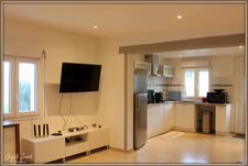 Grande maison divisée en 3 appartements 