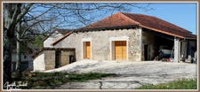ensemble de 2 maisons en pierre + grand terrain 