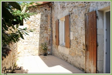 ensemble de 2 maisons en pierre + grand terrain 