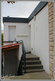 Grande maison divisée en 3 appartements 