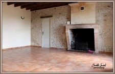 Maison à vendre 8 pièces Proche de MONTMOREAU SAINT CYBARD (16)