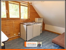 Propriété avec maison principale et logement mitoyen