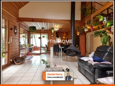 Propriété avec maison principale et logement mitoyen
