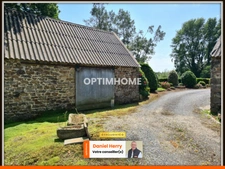 Ancien corps de ferme avec dépendances et hangar
