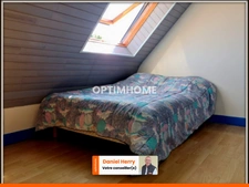Maison familiale avec terrain paysager de 5900 m²