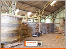 Propriété avec Maison, Hangar et terres 