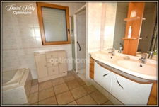 Ensemble immobilier composé d'une maison principale et d'une maison ancienne à rénover
