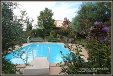 LORGUES Propriété de 2.664 m2 avec villa plain-pied, T2 indépendant, piscine et parcelle pour édifier une seconde villa