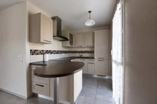 FRANGY - APPARTEMENT T2 DE 58 m² LUMINEUX AVEC PARKING PRIVATIF EN SOUS-SOL