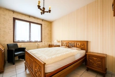 ANNECY - GRAND APPARTEMENT LUMINEUX DE 93 m² A RENOVER - T3/T4 - BALCON - GARAGE - CAVES - VUE MONTAGNES