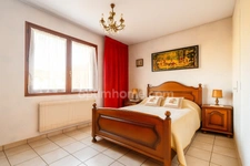 ANNECY - GRAND APPARTEMENT LUMINEUX DE 93 m² A RENOVER - T3/T4 - BALCON - GARAGE - CAVES - VUE MONTAGNES