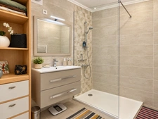Montpellier Estanove – Appartement 3 pièces – 2 Chambres - Terrasse - Cave - Parking - Tram Ligne 5