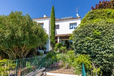 Maison 143 m2 - 5 chambres - Parcelle de 300m2 - Piscine - 2 Garages - Quartier Les Bouisses - Ligne 5 de Tramway