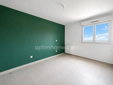 Appartement 3 pièces 83 m² - Dernier étage - Terrasse 18 m² - 2 Garages - Proche Ligne 2 Tram