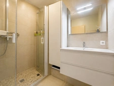Appartement  3 pièces 63 m² - 2 Chambres - Cave - Parking - Parc - Piscine - Tennis - Tram Ligne 5 - Proximité Parc Montcalm