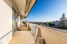 Appartement 6 pièces 124 m² - Dernier étage - 80 m² terrasses - Cave - Parking - Piscine - Tennis - Parc - Tram Ligne 5