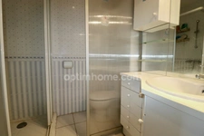 Appartement - 5 pièces 102 m2 - Dernier étage - Terrasse - Cave - Parking - Piscine - Tennis - Parc - Proche Parc Montcalm - Ligne 5 Tramway